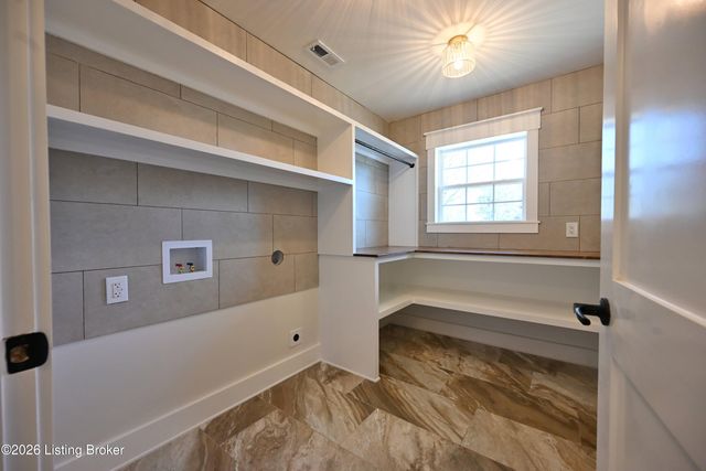 2224 Wynnewood Cir, Louisville, KY 40222