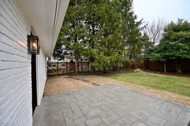 2224 Wynnewood Cir, Louisville, KY 40222