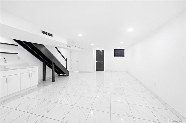 252 Brinsmade Avenue, Bronx, NY 10465