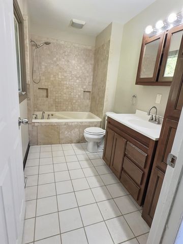 200 Donovan Drive, Valparaiso, IN 46385