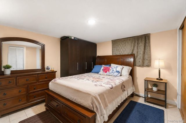 554 Grant Avenue, West Hempstead, NY 11552
