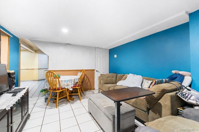 554 Grant Avenue, West Hempstead, NY 11552