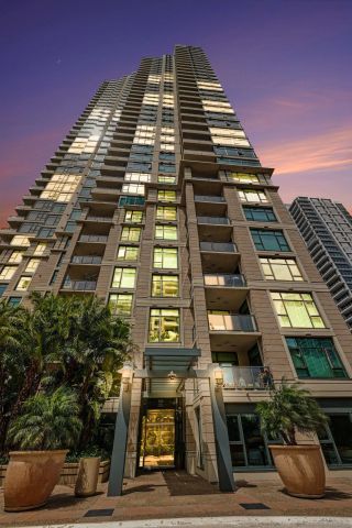 1205 Pacific Hwy 2906, San Diego, CA 92101