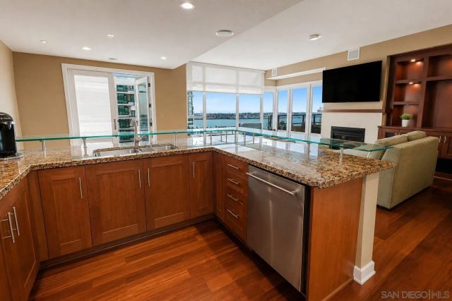 1205 Pacific Hwy 2906, San Diego, CA 92101