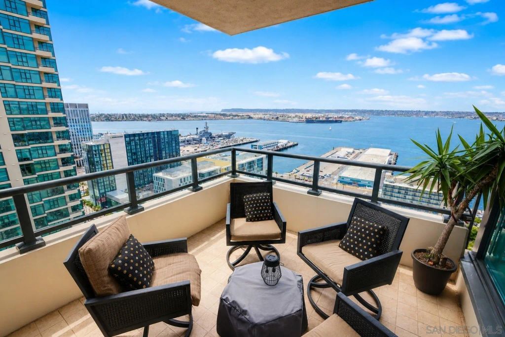1205 Pacific Hwy 2906, San Diego, CA 92101