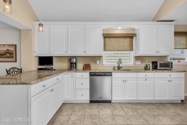 39 8th Avenue, Seaside Park, NJ 08752