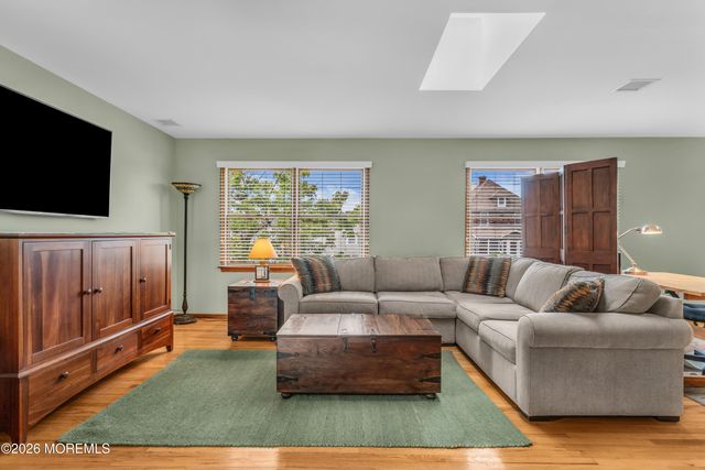 39 8th Avenue, Seaside Park, NJ 08752