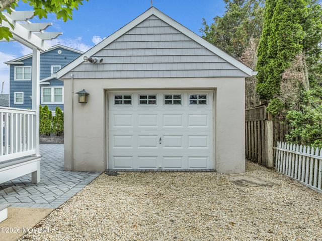 39 8th Avenue, Seaside Park, NJ 08752