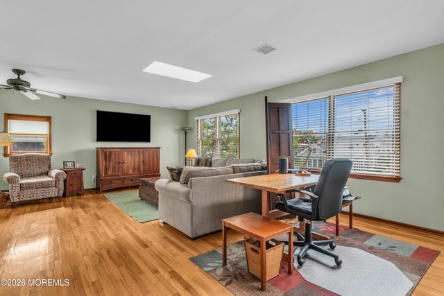 39 8th Avenue, Seaside Park, NJ 08752