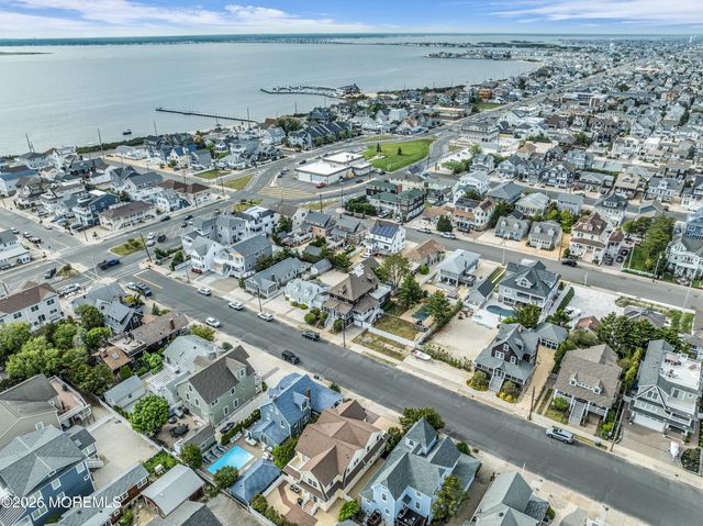 39 8th Avenue, Seaside Park, NJ 08752