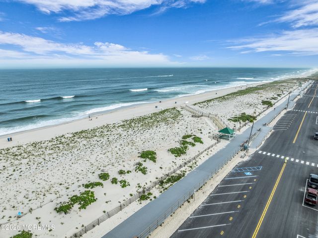 39 8th Avenue, Seaside Park, NJ 08752