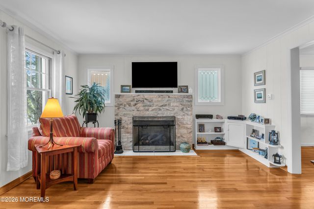 39 8th Avenue, Seaside Park, NJ 08752