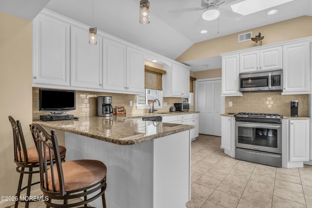 39 8th Avenue, Seaside Park, NJ 08752