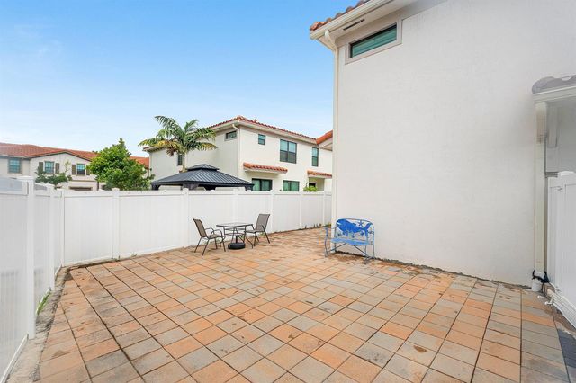 1011 WILLOW Place, Riviera Beach, FL 33410