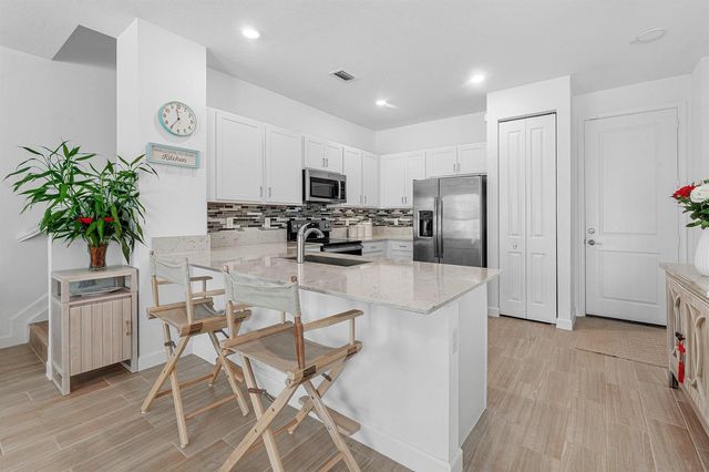 1011 WILLOW Place, Riviera Beach, FL 33410