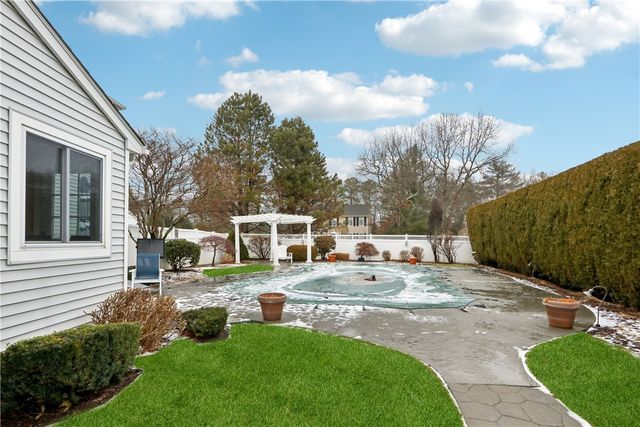 13 Orchid Trail, Coventry, RI 02816