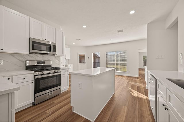 2834 Martina Drive, Friendswood, TX 77546