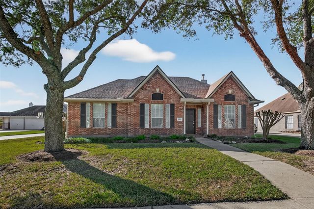 2834 Martina Drive, Friendswood, TX 77546