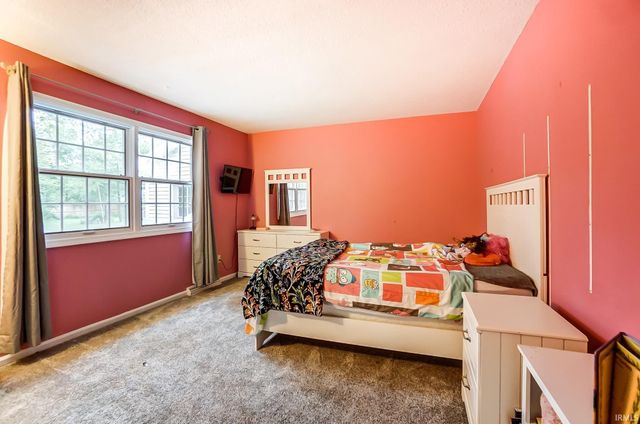 10424 Paw Paw Drive, Fort Wayne, IN 46804