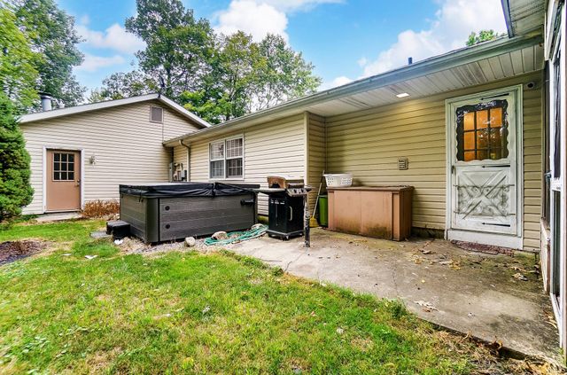 10424 Paw Paw Drive, Fort Wayne, IN 46804