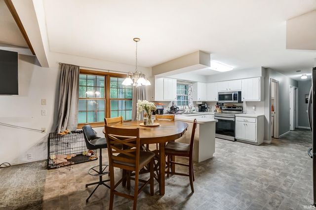 10424 Paw Paw Drive, Fort Wayne, IN 46804