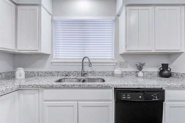 213 Willoughby Drive, Richmond, TX 77469