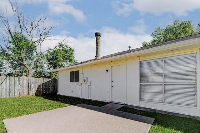 213 Willoughby Drive, Richmond, TX 77469