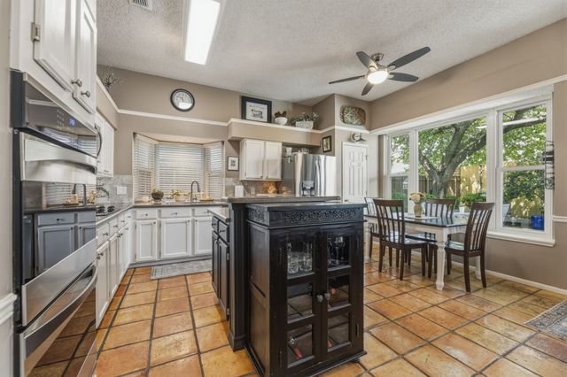 4433 Carolina Street, Grand Prairie, TX 75052