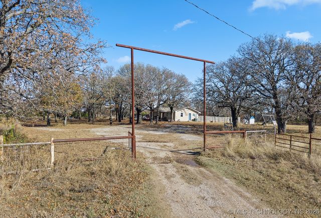 7262 Wallace, Sulphur, OK 73086