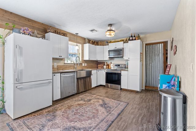 7262 Wallace, Sulphur, OK 73086