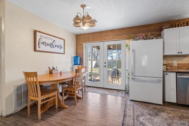 7262 Wallace, Sulphur, OK 73086