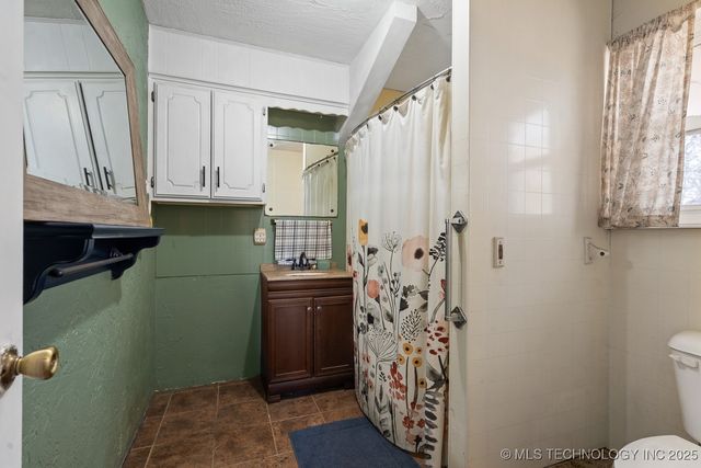 7262 Wallace, Sulphur, OK 73086