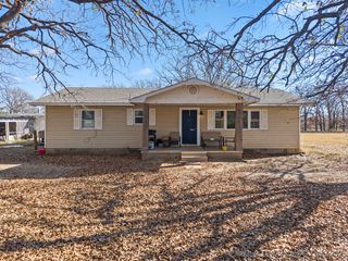 7262 Wallace, Sulphur, OK 73086