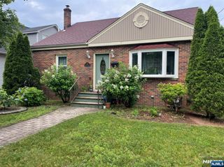 640 New York Avenue, Lyndhurst, NJ 07071