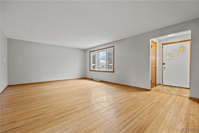 380 Roncroff Drive, North Tonawanda, NY 14120