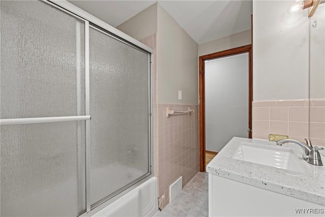 380 Roncroff Drive, North Tonawanda, NY 14120