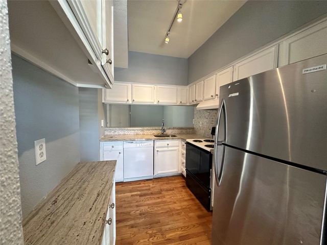 714 Bering Drive 36, Houston, TX 77057