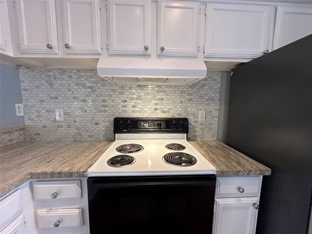 714 Bering Drive 36, Houston, TX 77057