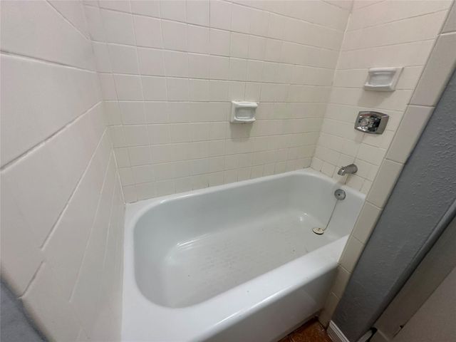 714 Bering Drive 36, Houston, TX 77057