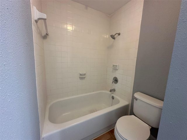 714 Bering Drive 36, Houston, TX 77057