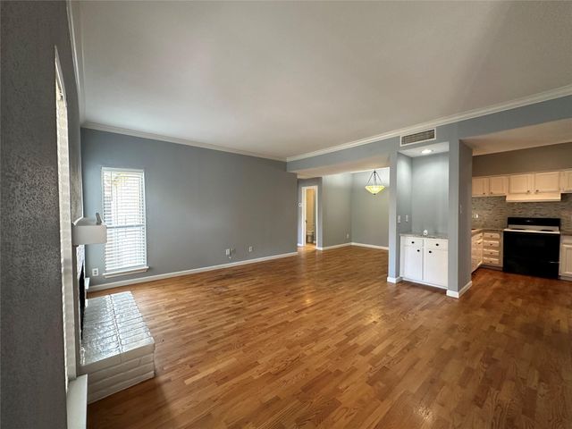 714 Bering Drive 36, Houston, TX 77057