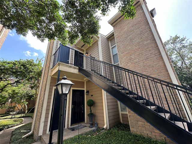 714 Bering Drive 36, Houston, TX 77057