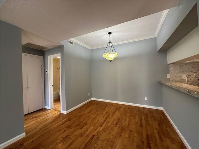 714 Bering Drive 36, Houston, TX 77057