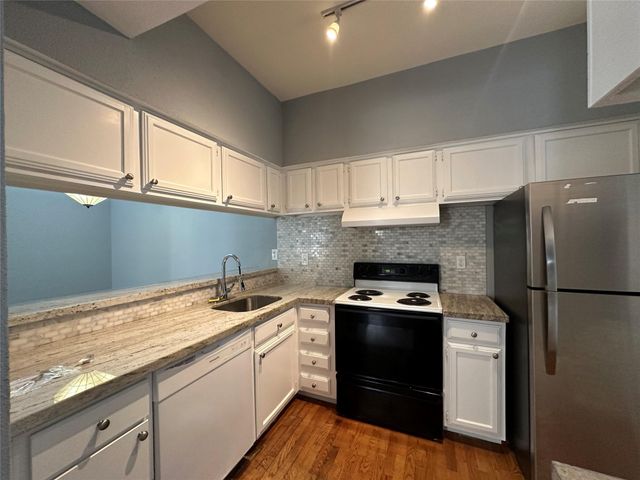 714 Bering Drive 36, Houston, TX 77057