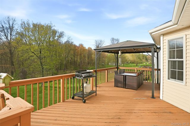 199 Old Sylvan Lake Road, Hopewell Junction, NY 12533