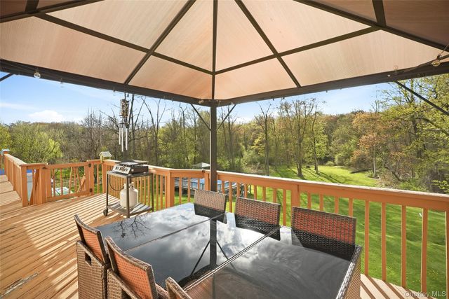 199 Old Sylvan Lake Road, Hopewell Junction, NY 12533