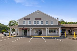 875 Main Street, Glastonbury, CT 06073