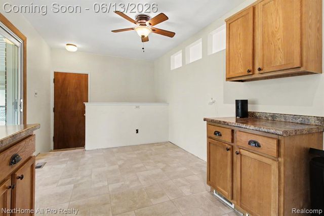 14242 Park Street, Livonia, MI 48154