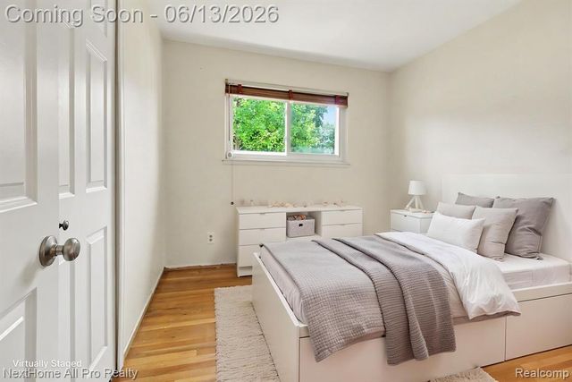 14242 Park Street, Livonia, MI 48154