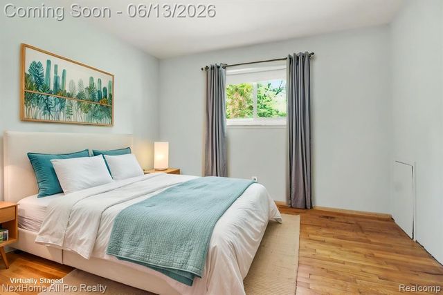 14242 Park Street, Livonia, MI 48154